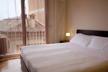 Exclusive La Reunion ראבנה