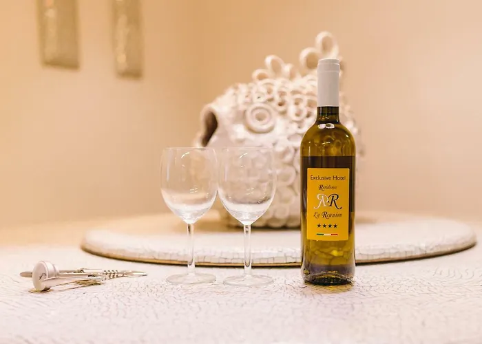 Exclusive La Reunion מלון ראבנה